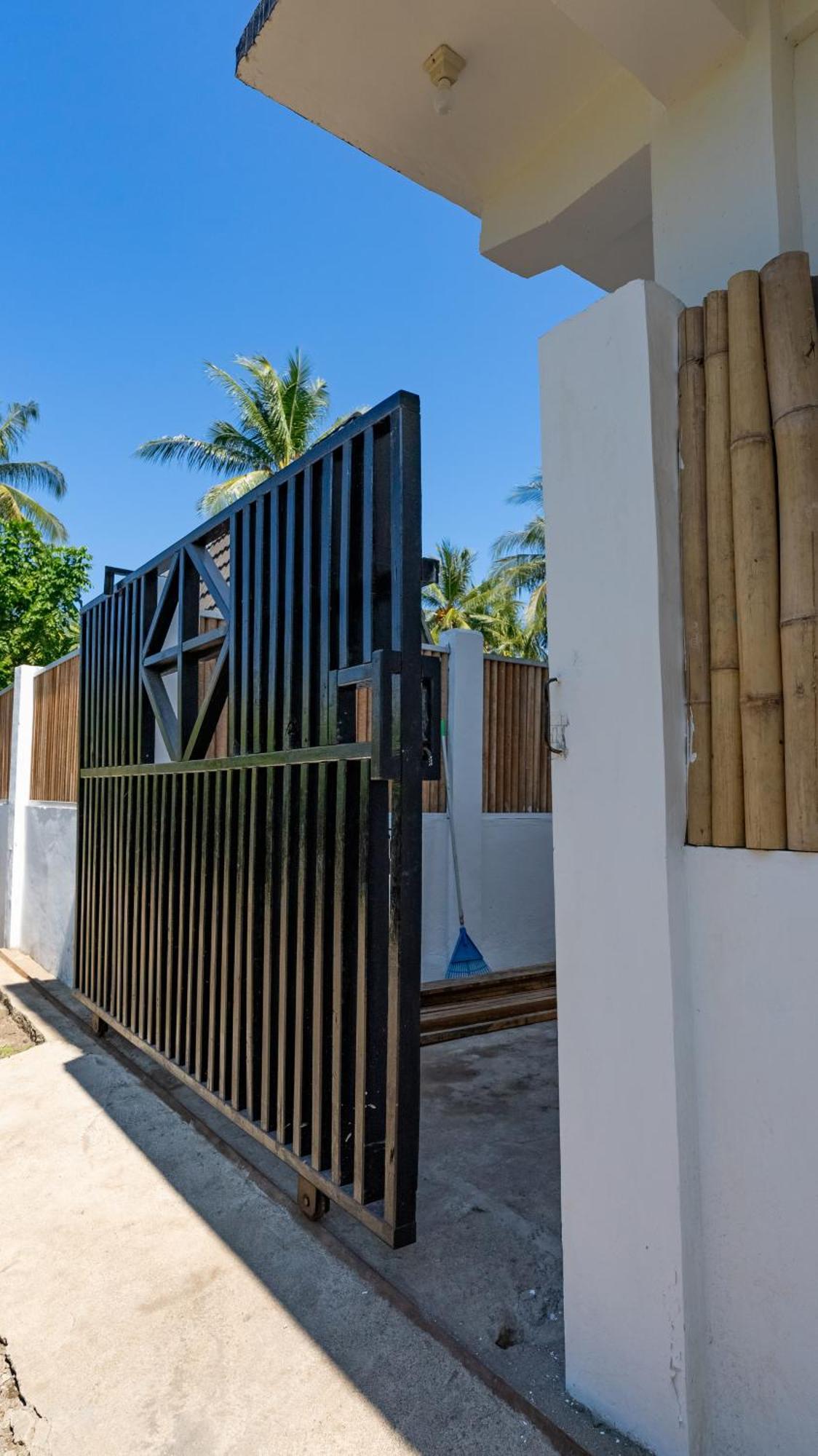 Resort Gili Trawangan Exterior photo